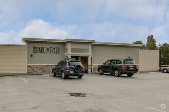 Building Photo - Downtown Mercer Island Condo Available Now!