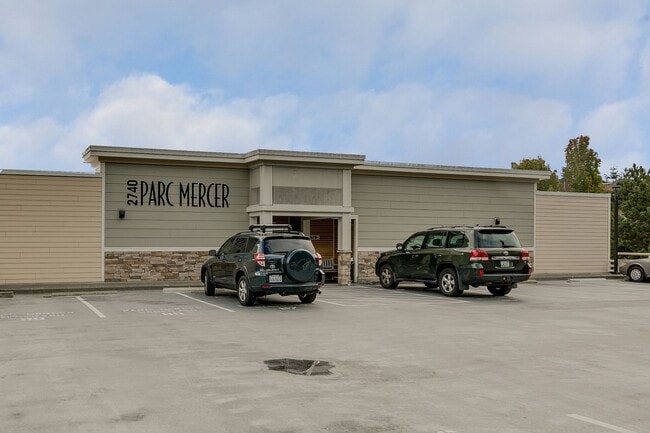 Primary Photo - Downtown Mercer Island Condo Available Now!