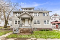 Building Photo - 3215 W 100th St