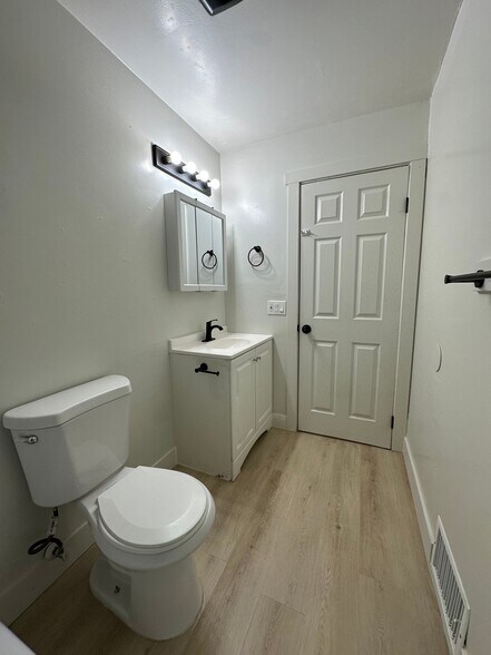 Building Photo - 1340 S 200 E