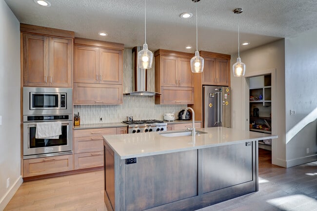 Building Photo - 3045 S Shadywood Way
