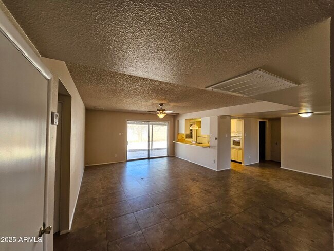 Building Photo - 4824 W Northview Ave
