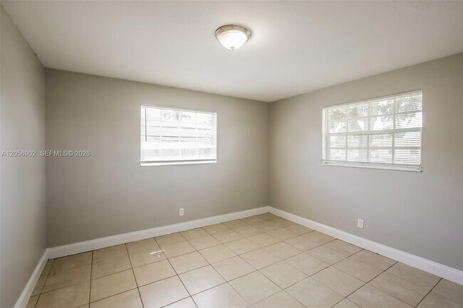 Building Photo - 7171 SW 10th Ct
