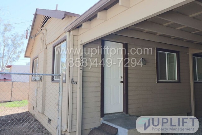 Building Photo - 950 B St