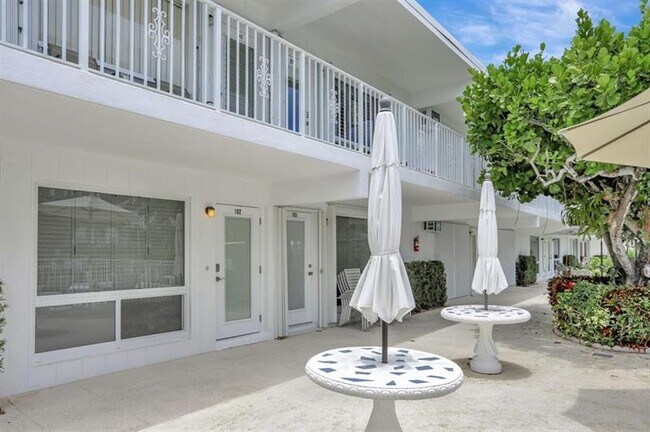 Primary Photo - 3215 SE 10th St