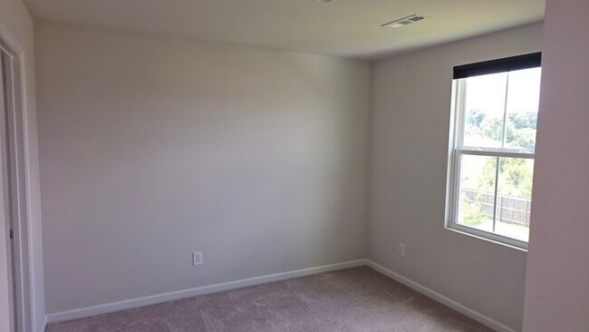 Building Photo - Modern Comfort Meets Southern Charm – 4-Be...
