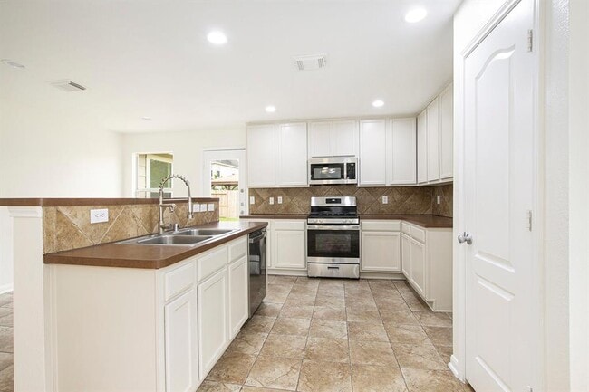 Building Photo - 7719 Serene Wood Ln