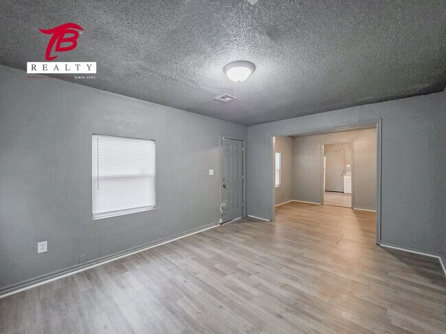 Building Photo - Charming 3 Bed home for lease!