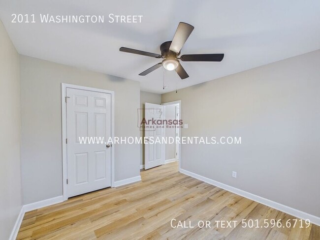 Building Photo - 2011 Washington St