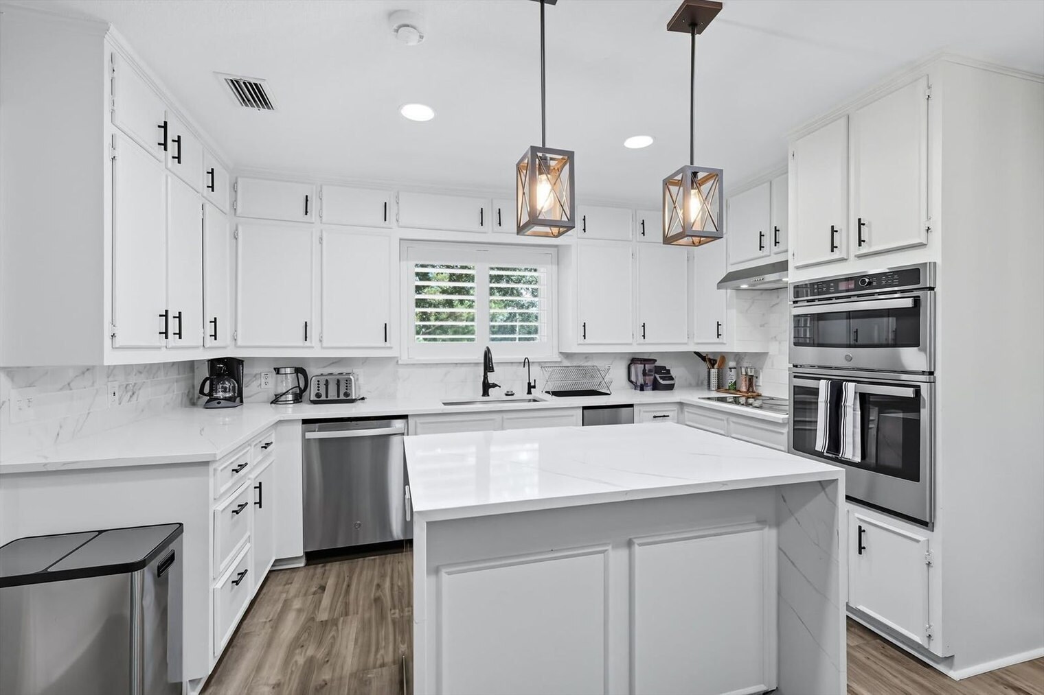 Building Photo - 3667 High Rd