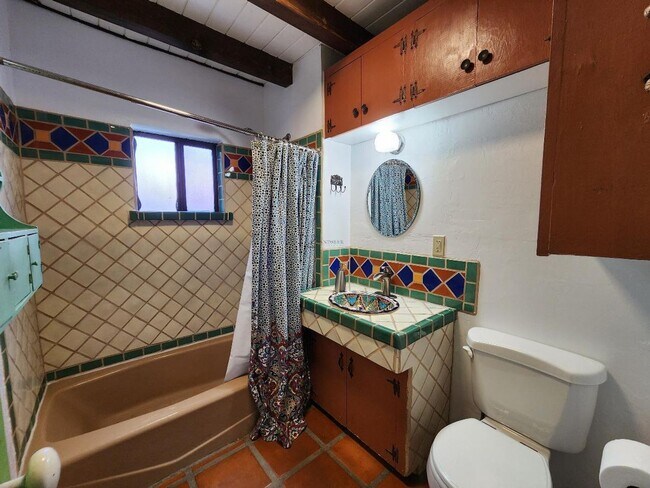 Building Photo - 1703A Jay St