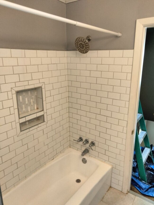 Building Photo - Beautiful 2-Bedroom Brookline Home for Rent