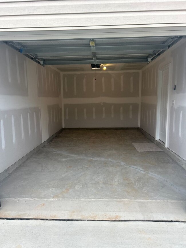 Building Photo - Brand new Townhome in Newton