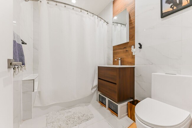 Building Photo - Beautiful 1 Bedroom in Prime Brooklyn with...