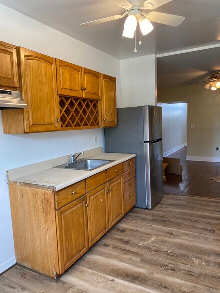 Kitchen - 705 Bunnecke Ave