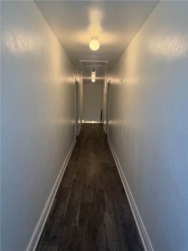 Building Photo - 620 S 2nd St