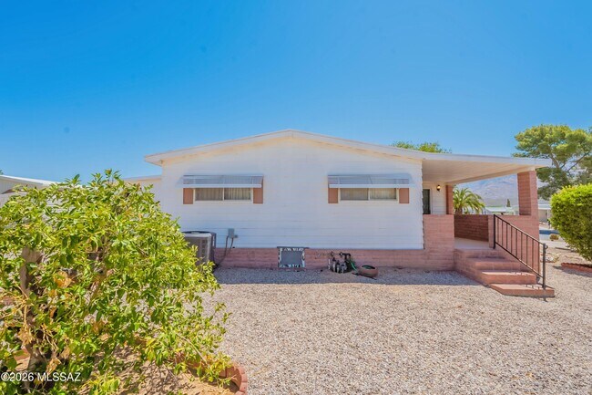 Building Photo - 10675 N Kilimanjaro Ave