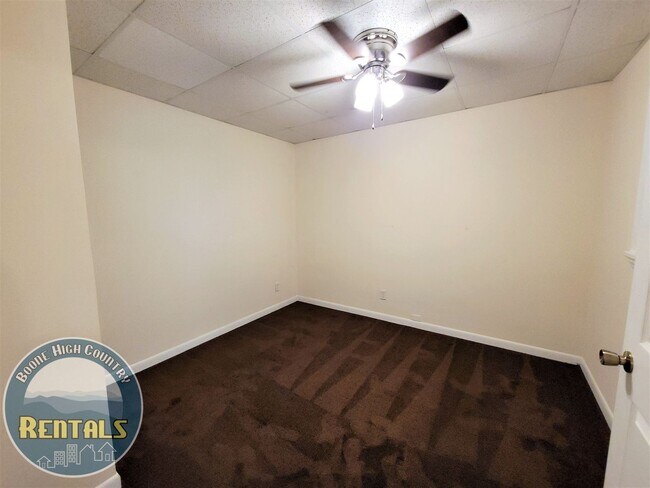 Building Photo - Gorgeous 3bd/2.5ba House With Included Downstairs Apartment