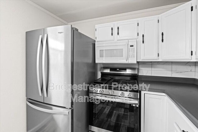 Building Photo - 317 Hypathia Ave