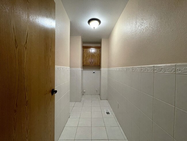 Building Photo - 8304 Timothy Ln