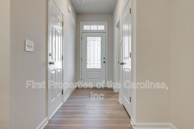 Building Photo - 807 Gable Oak Ln
