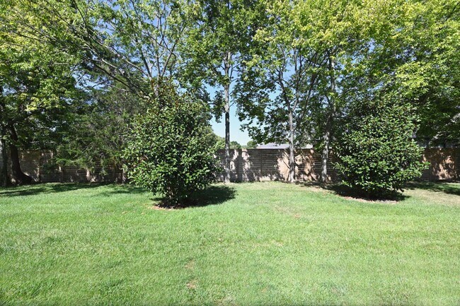 Building Photo - 449 Golden Mdw Ln