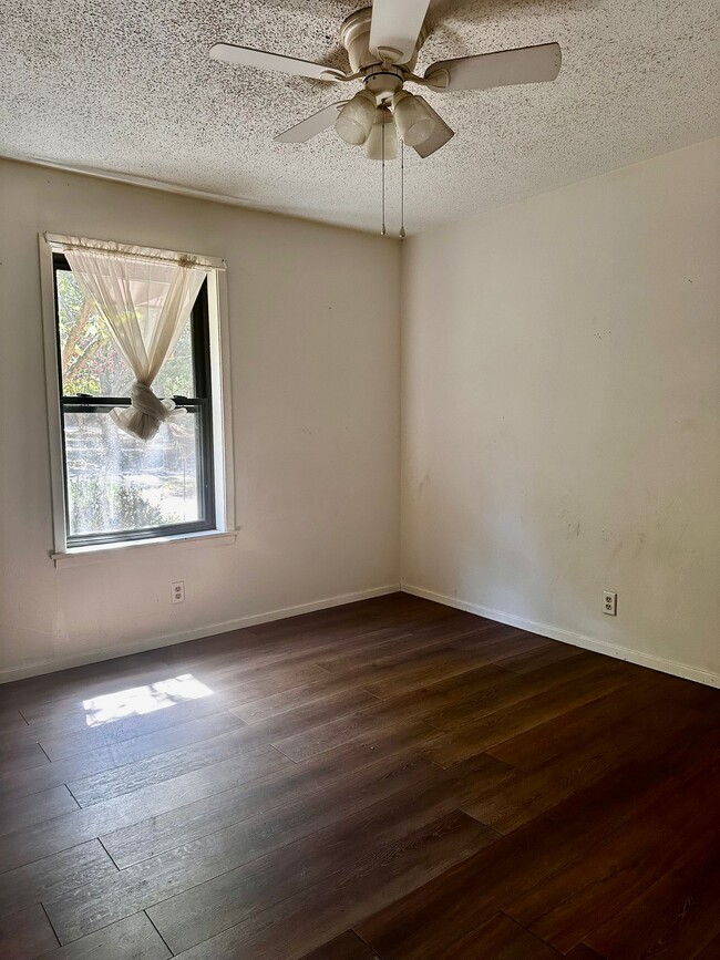 Building Photo - 495 County Road 2418