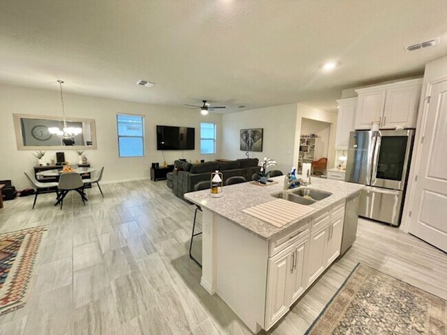 Building Photo - Sanford - 2 Bedroom, 2 Bathroom - $2,495.00