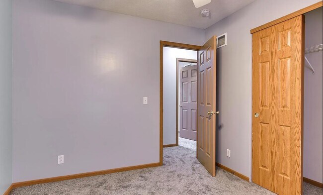 Building Photo - 7910 Redick Ave