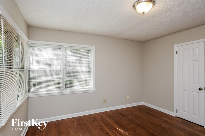Building Photo - 131 Mountain View Dr NW