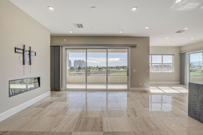 Building Photo - Mira Villa Condo