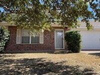 Building Photo - 806 Parkview Cir