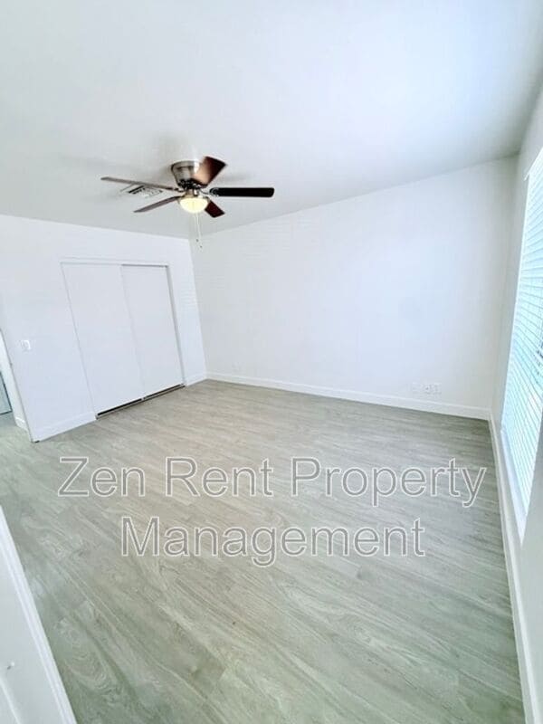 Building Photo - 1044 E Harmony Ave