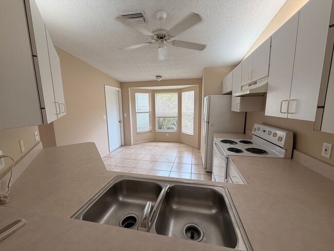 Building Photo - 4025 Ponea Dr