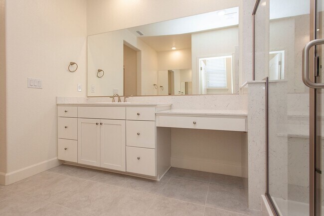 Building Photo - 6049 Red Sun Dr