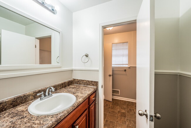 Building Photo - 277 Jupiter Dr