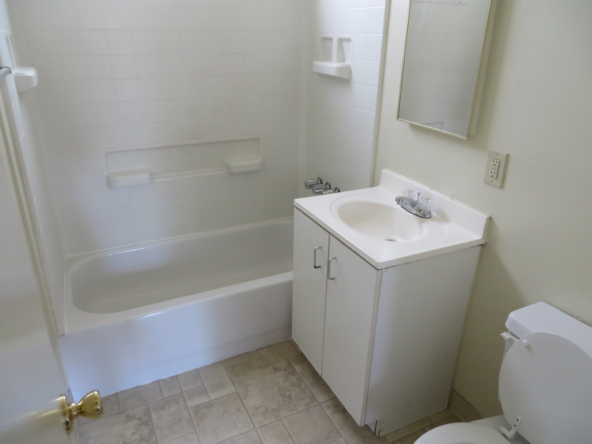 Building Photo - 1505 N Stanton Plz