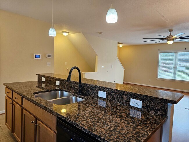 Building Photo - 135 S Comanche Cluster