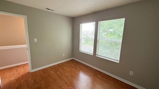 Building Photo - NORTH EAST/LAWRENCE 4 BEDROOM 2.5 BATH NEWER HOME AVAILABLE NOW!