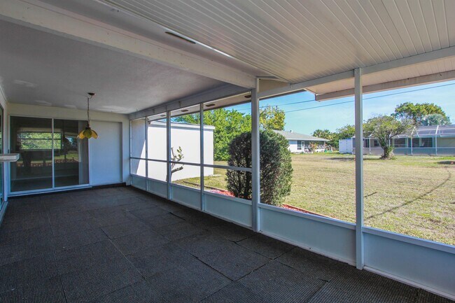 Building Photo - 3244 Pinetree St