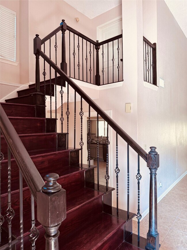 Building Photo - 14810 Rancho Vista Dr