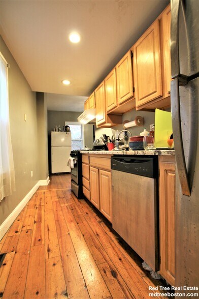 Building Photo - 8 Sewall St