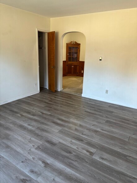 Building Photo - 1119 Amsterdam Rd