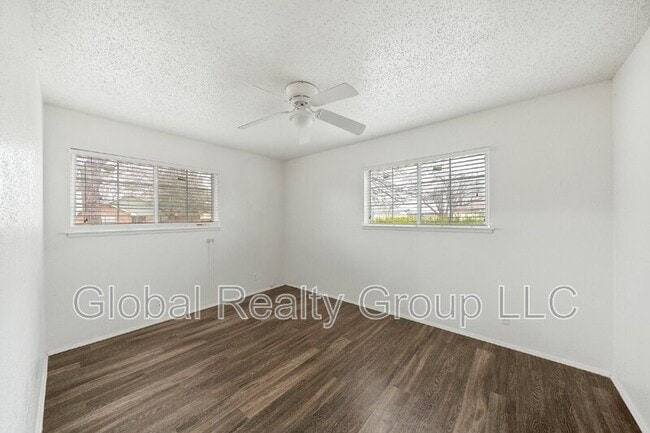 Building Photo - 505 Oasis St