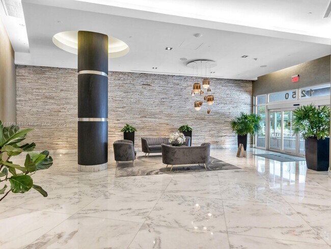 Building Photo - 1250 S Miami Ave