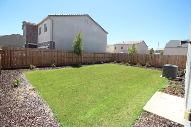 Building Photo - Brand New Lennar Home with Solar