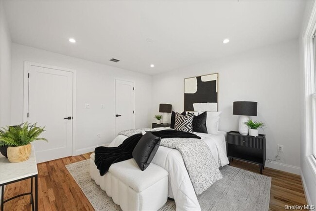 Building Photo - 93 Thurton Pl