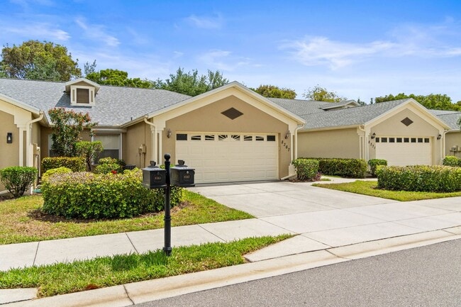 Building Photo - Beautiful Villas 3 beds 2 baths in a Gated...