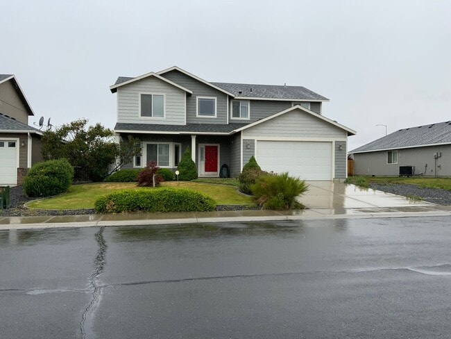 Building Photo - 4 bedroom 2.5 bath home for rent in Quincy