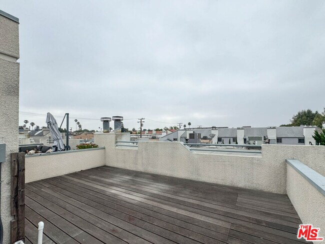 Building Photo - 1415 26th St
